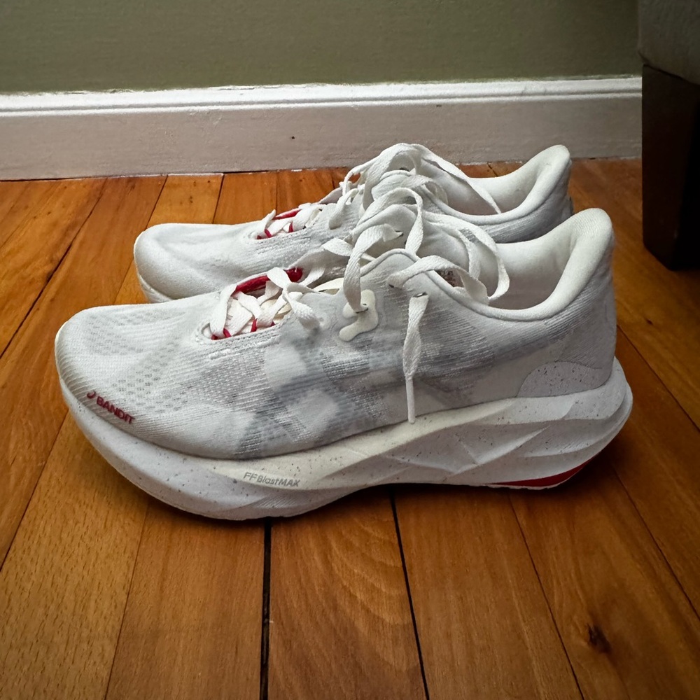 Bandit x ASICS Novablast 5